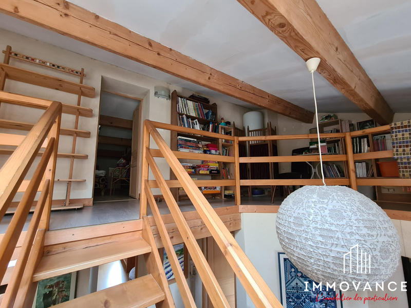 Appartement - 93 m² - 5 pièces