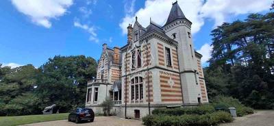 Château - 1 000 m² - 18 pièces