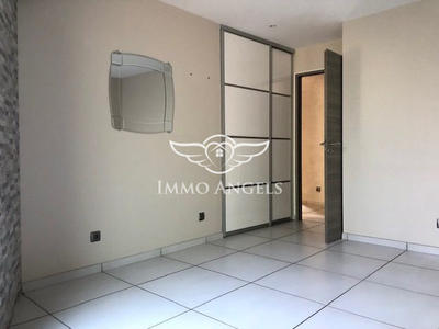 Local commercial - 53 m² - 4 pièces