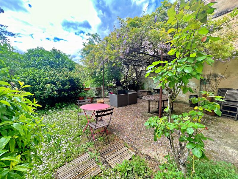 Maison - 255 m² - 7 pièces