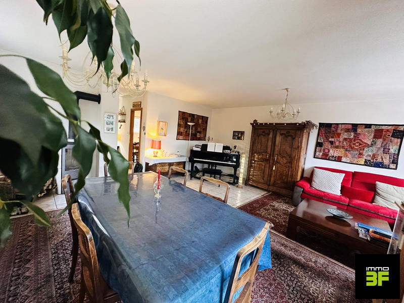 Maison - 101 m² - 5 pièces