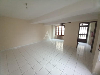 Maison - 98 m² - 5 pièces