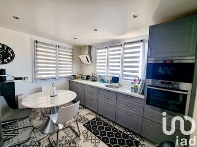 Maison - 533 m² - 24 pièces