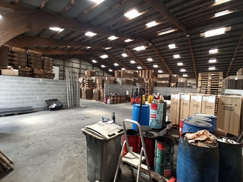 Entrepôt - 2 000 m²