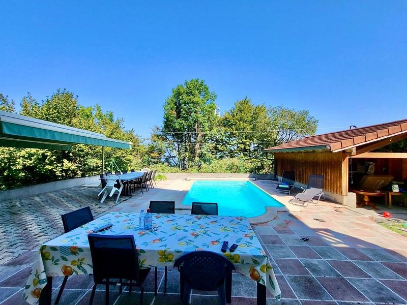 Maison - 272 m² - 11 pièces