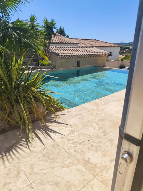 Maison - 240 m² - 9 pièces