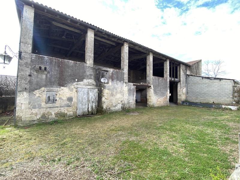 Maison - 654 m² - 11 pièces