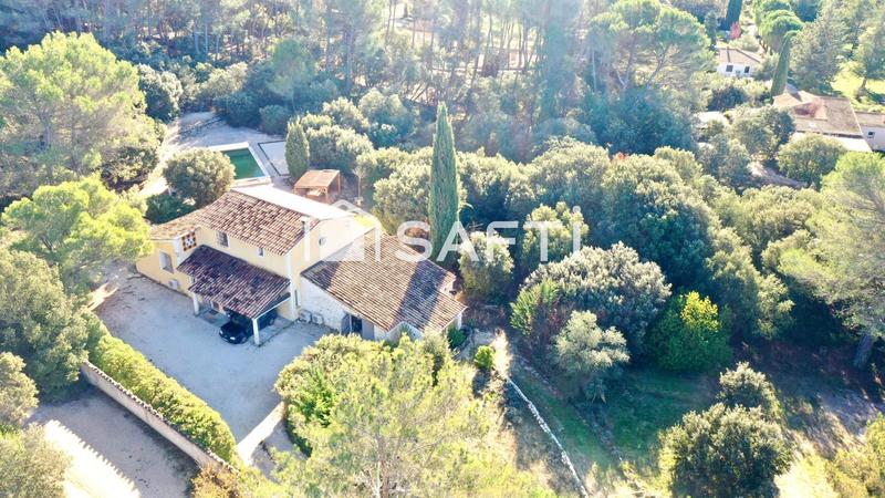 Villa - 200 m² - 8 pièces