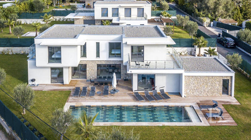 Villa - 265 m² - 7 pièces