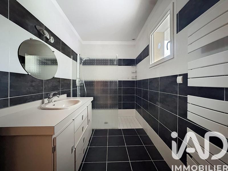 Maison - 222 m² - 5 pièces