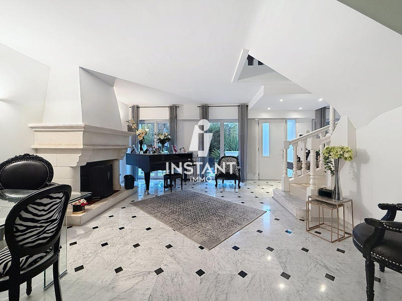 Maison - 179 m² - 6 pièces