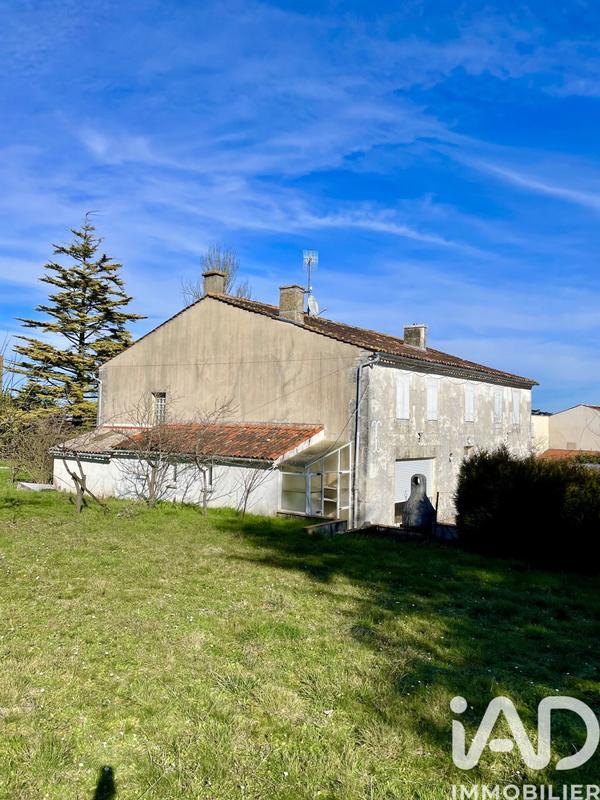 Maison - 244 m² - 7 pièces