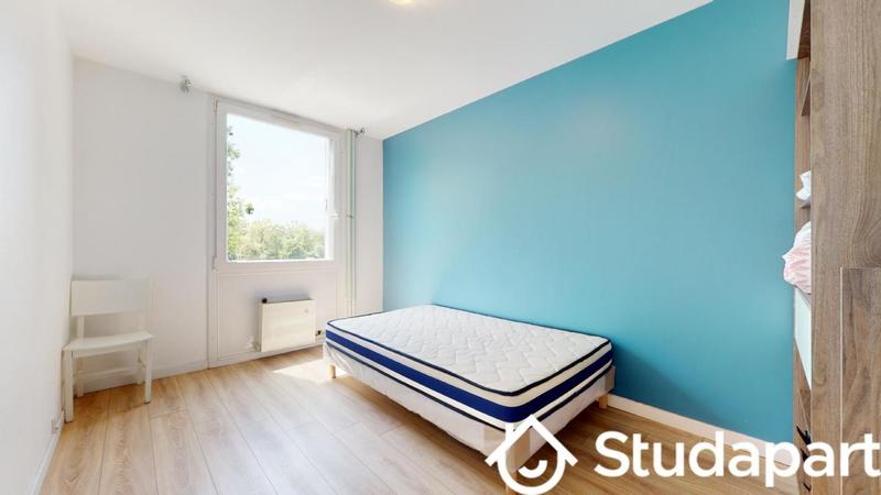 Chambre - 11 m² - 1 pièce