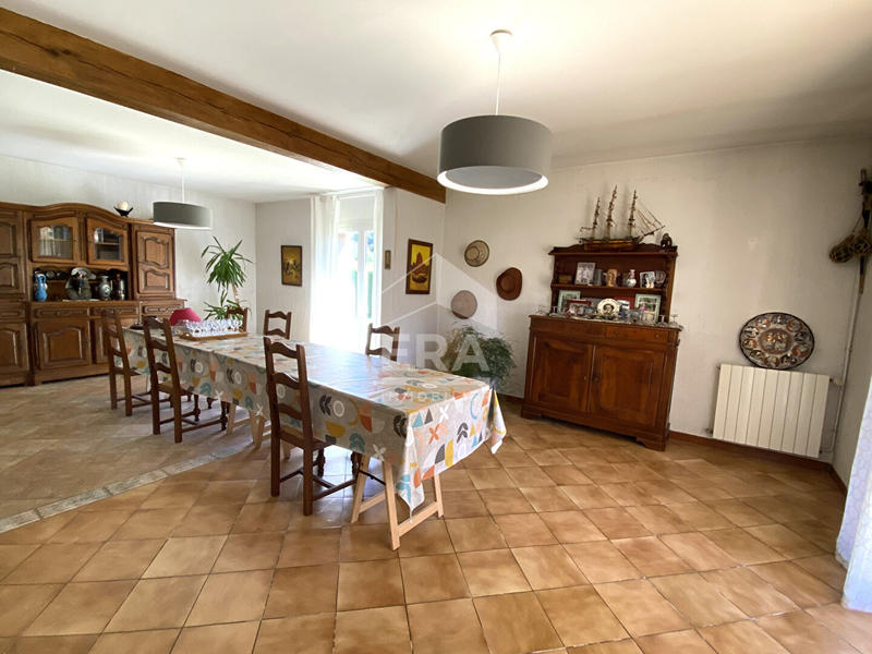 Maison - 207 m² - 9 pièces