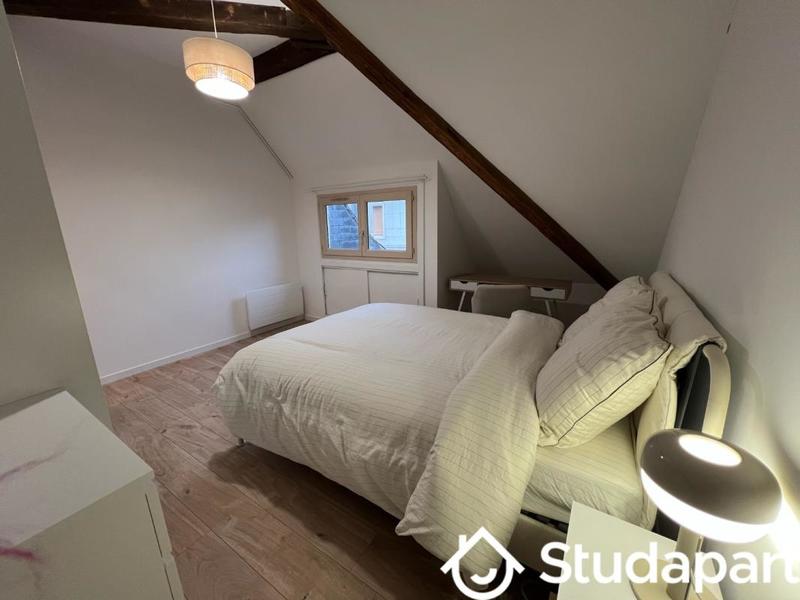 Chambre - 12 m² - 1 pièce