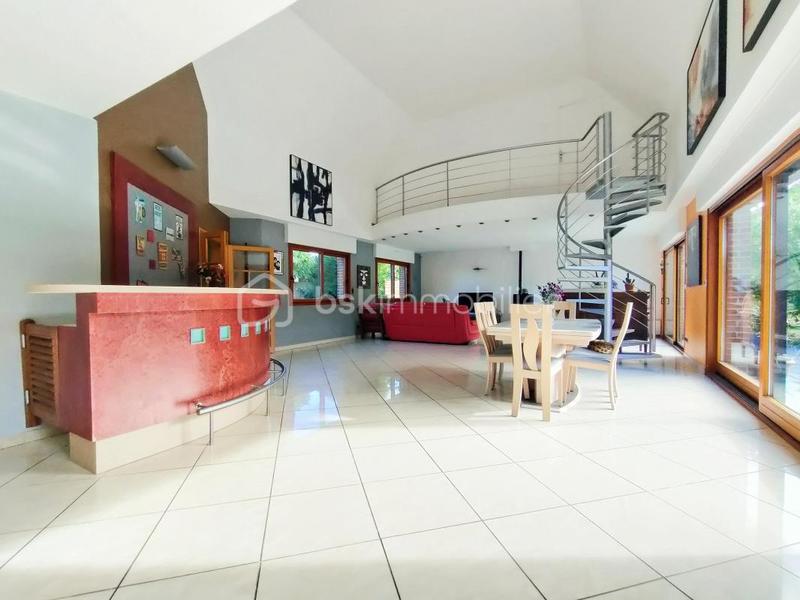 Maison - 320 m² - 7 pièces