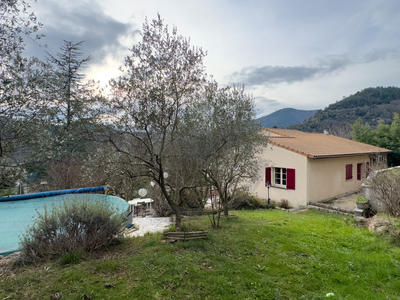 Maison - 211 m² - 7 pièces