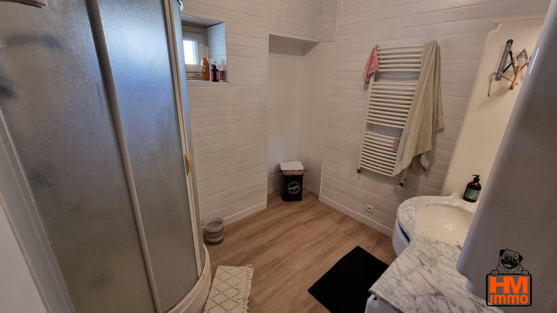 Demeure - 121 m² - 8 pièces