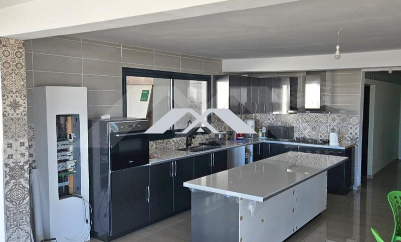 Maison - 380 m² - 7 pièces