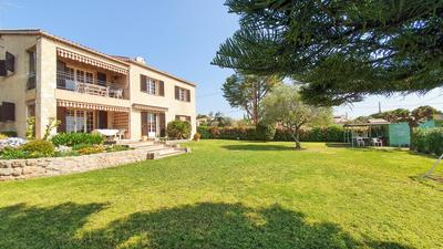 Villa - 245 m² - 7 pièces