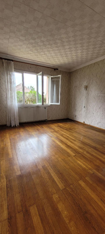 Maison - 204 m² - 9 pièces