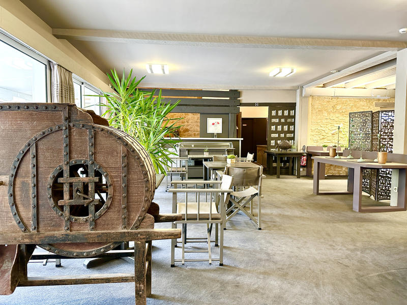 Propriété - 1 500 m² - 49 pièces