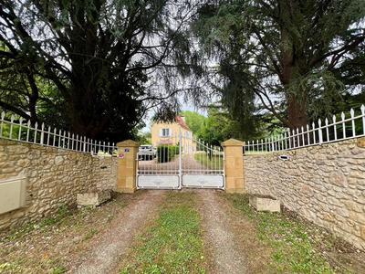 Maison traditionnelle - 286 m² - 13 pièces