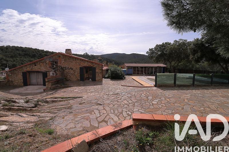 Maison - 275 m² - 10 pièces