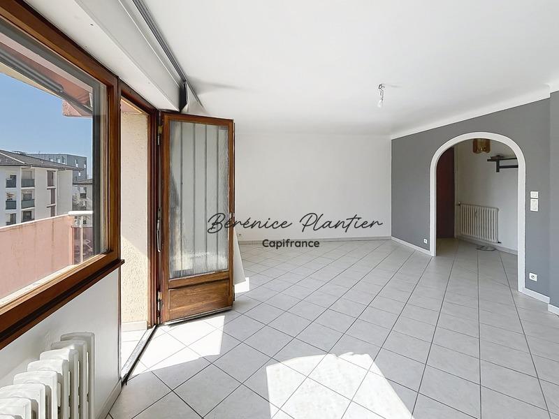 Appartement - 80 m² - 3 pièces