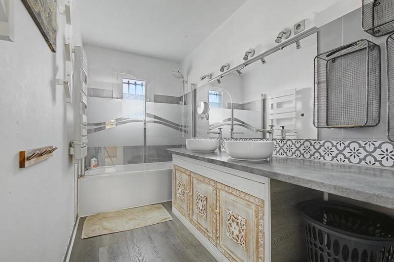 Maison - 104 m² - 6 pièces