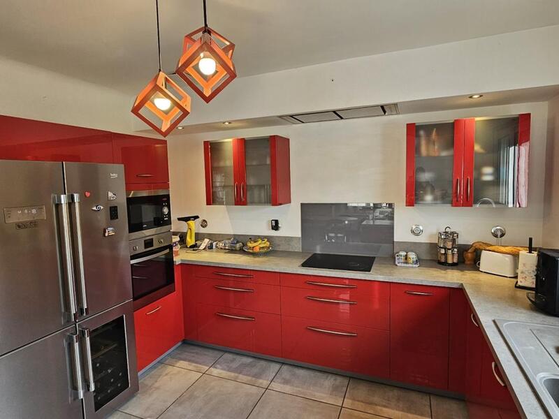 Maison - 87 m² - 5 pièces