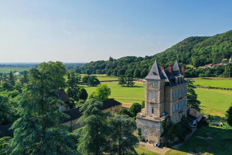 Château - 460 m² - 14 pièces