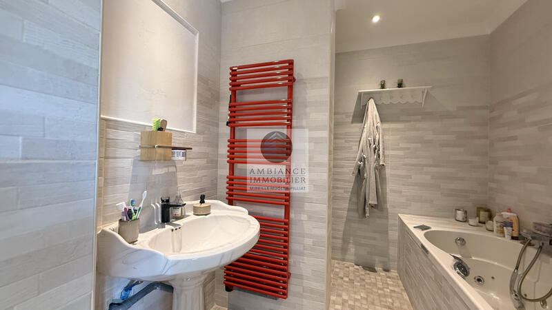 Maison - 163 m² - 7 pièces