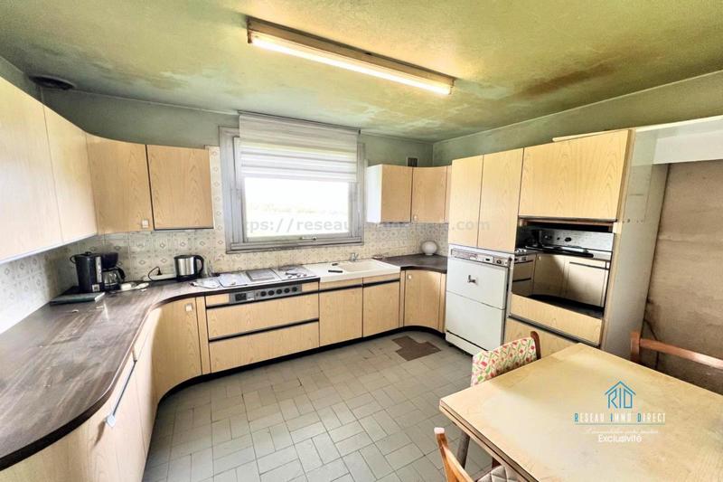 Maison en pierre - 242 m² - 9 pièces