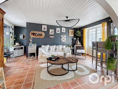 Maison - 161 m² - 5 pièces