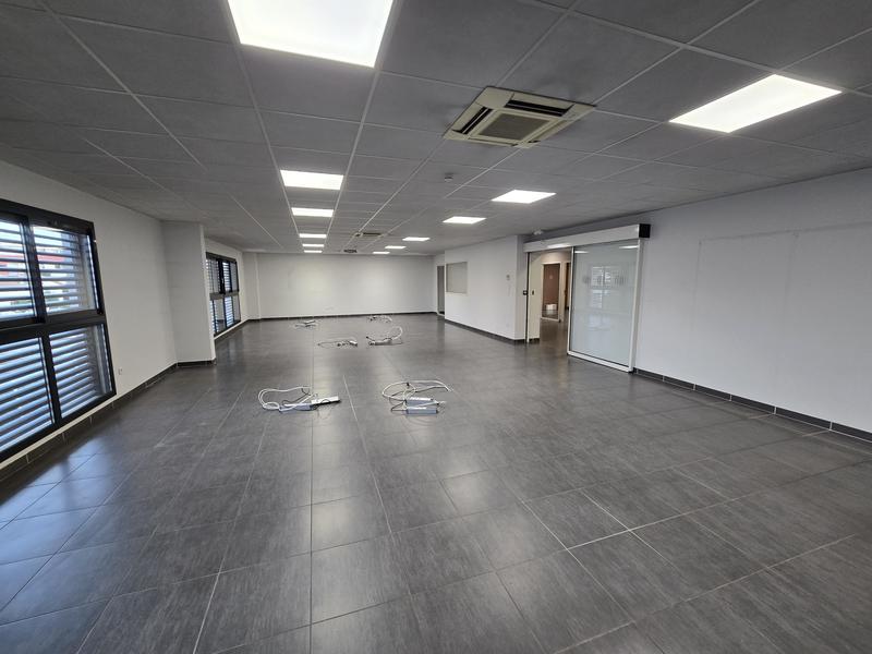 Local d'activités - 960 m²