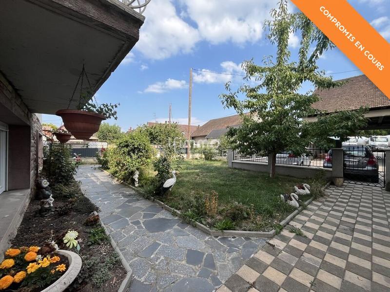 Maison - 252 m² - 10 pièces