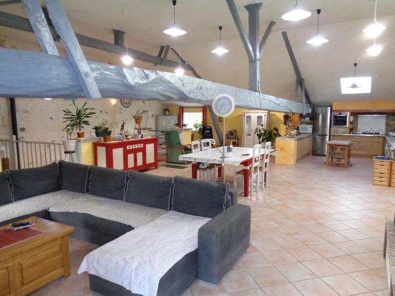 Maison traditionnelle - 270 m² - 7 pièces