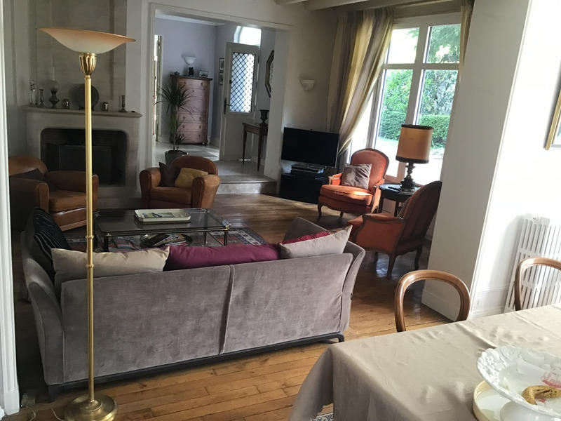 Maison - 222 m² - 8 pièces