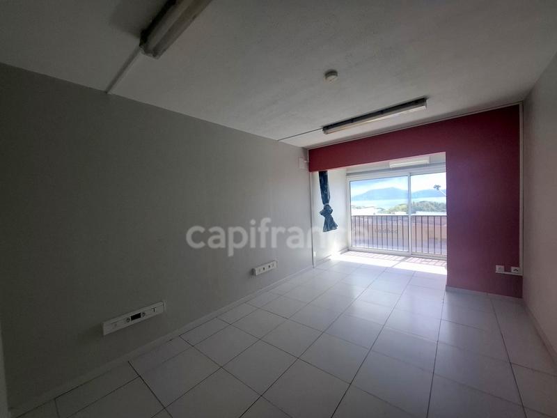 Bureau - 61 m² - 3 pièces