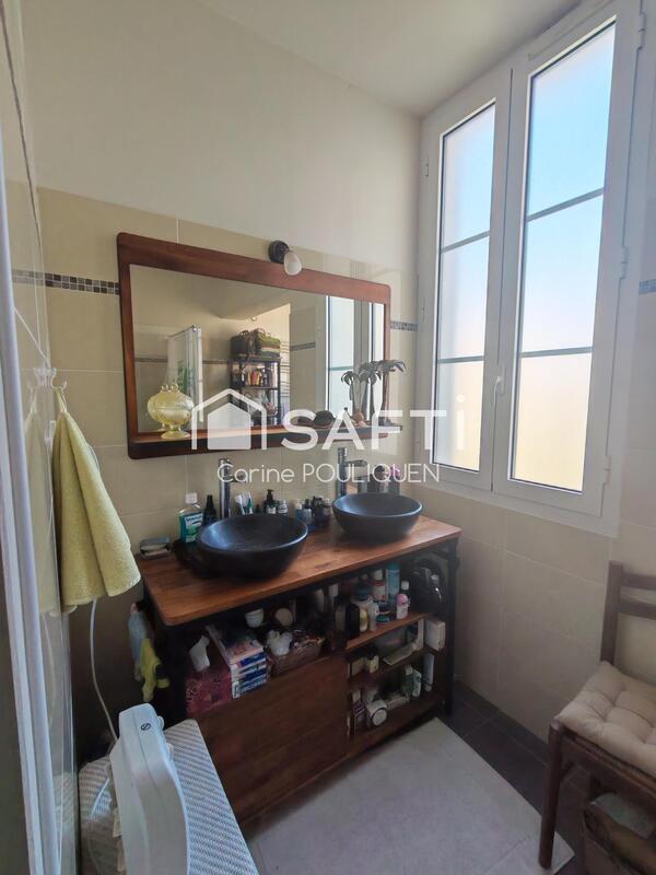 Maison - 246 m² - 10 pièces