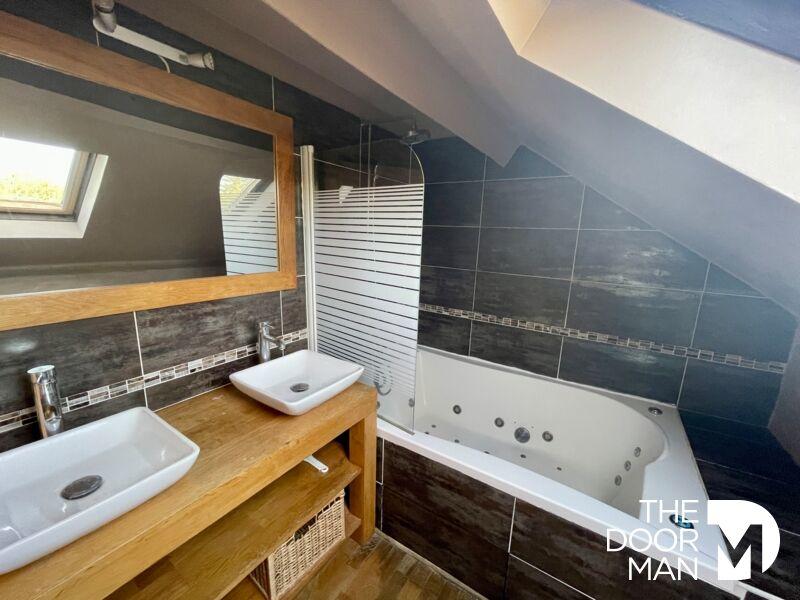 Maison ancienne - 230 m² - 8 pièces