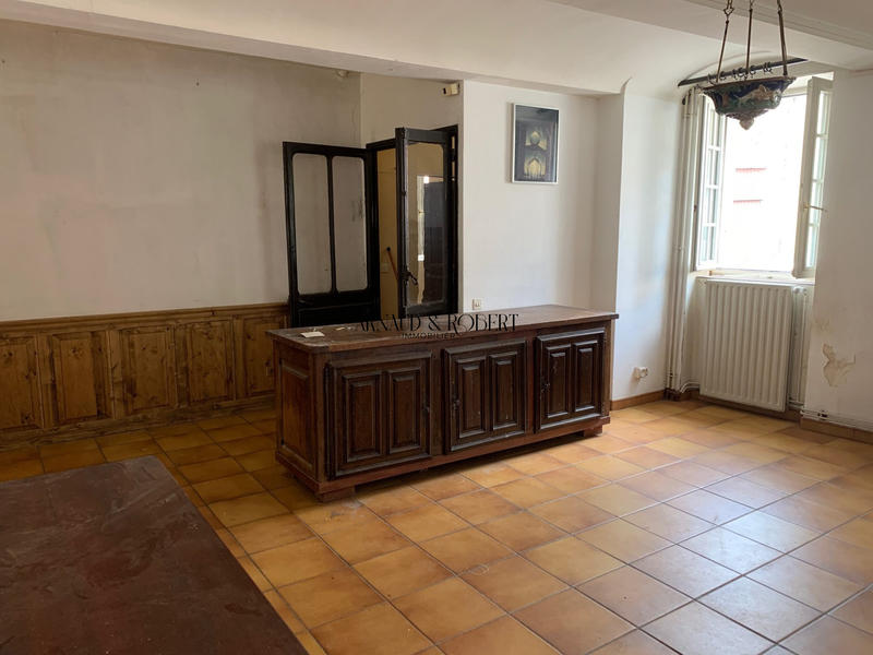 Maison - 250 m² - 10 pièces