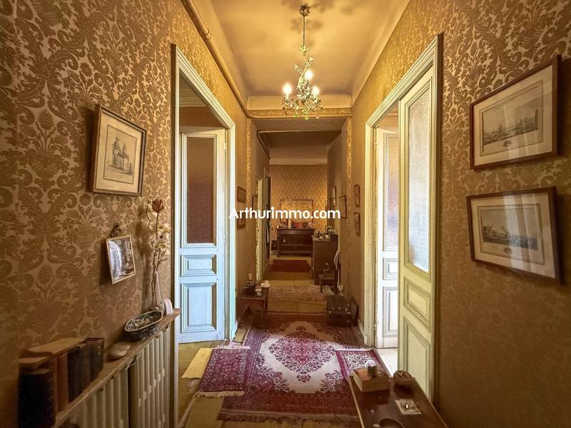 Appartement - 200 m² - 6 pièces