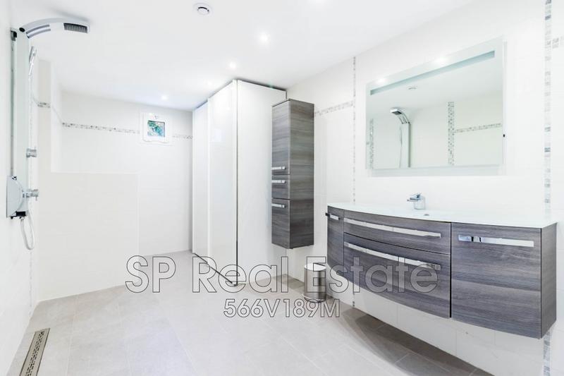 Villa - 265 m² - 6 pièces