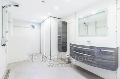 Villa - 265 m² - 6 pièces