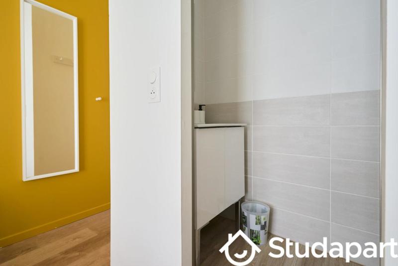 Chambre - 10 m² - 1 pièce