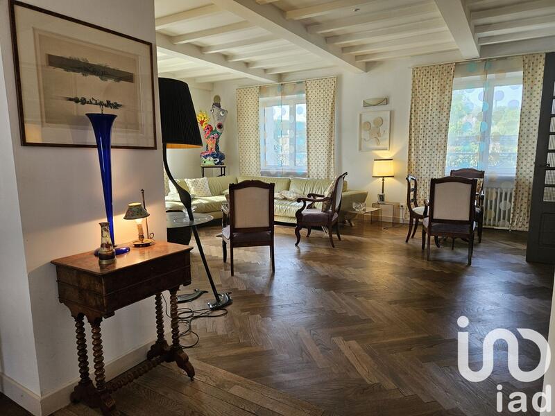Maison - 292 m² - 12 pièces