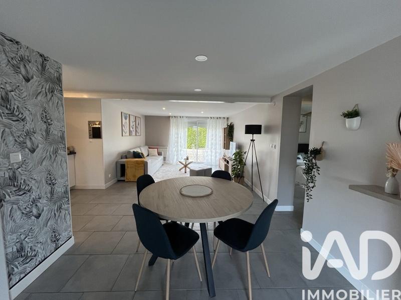 Maison - 240 m² - 11 pièces