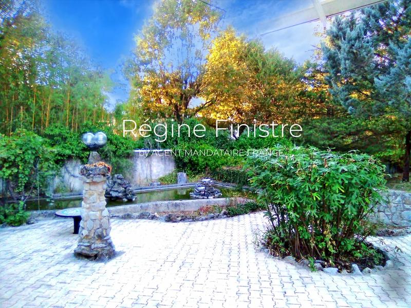 Maison - 205 m² - 7 pièces